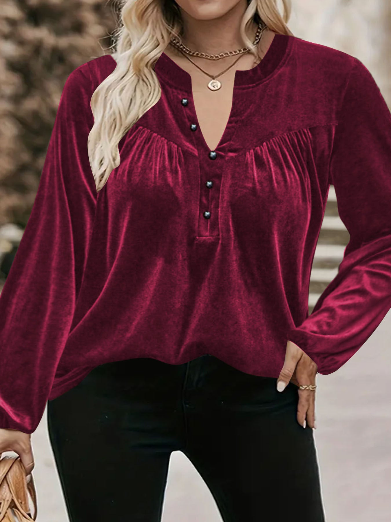 Carina™ - Sammet V-ringad Knappblus